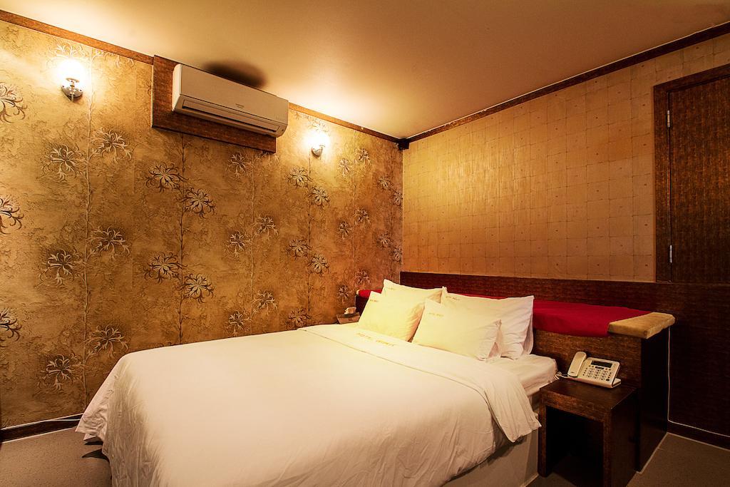 Max Hotel Daejeon Room photo